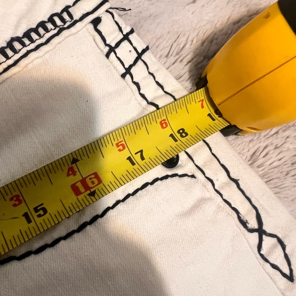 Rock revival shorts - Picture 10 of 12